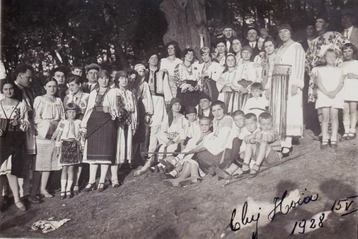 575511_383769471741393_2037299279_n