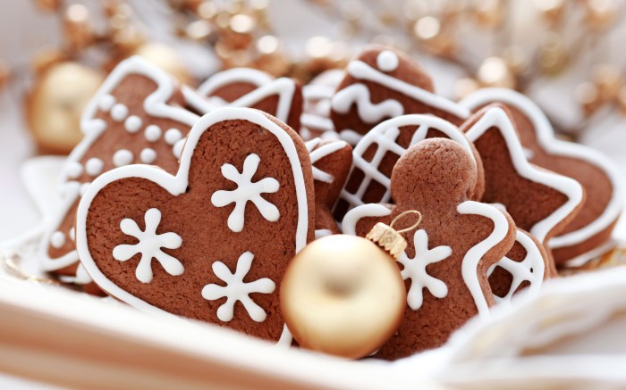 christmas-and-happy-new-year-gingerbread-heart_2560x1600_94309