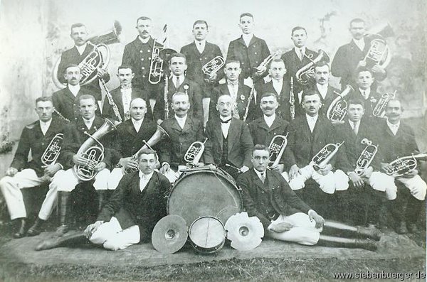 1235301560-blaskapelle-von-duerrbach-1929