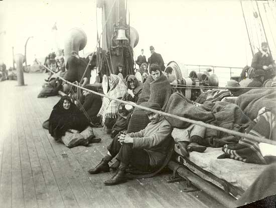 Imigranți pe un transatlantic, în drum spre SUA, cca 1892, sursa foto: ellisisland.org