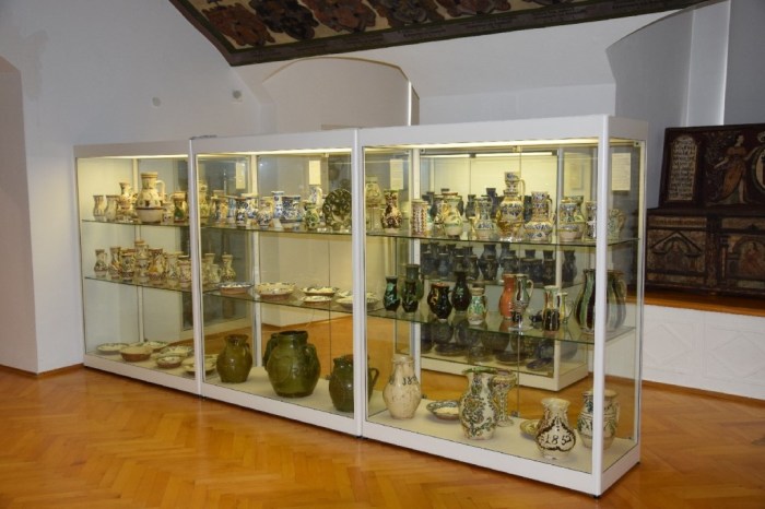 Expoziția de ceramică / Blick in das Schaudepot mit der Keramiksammlung © Siebenbürgisches Museum Gundelsheim 