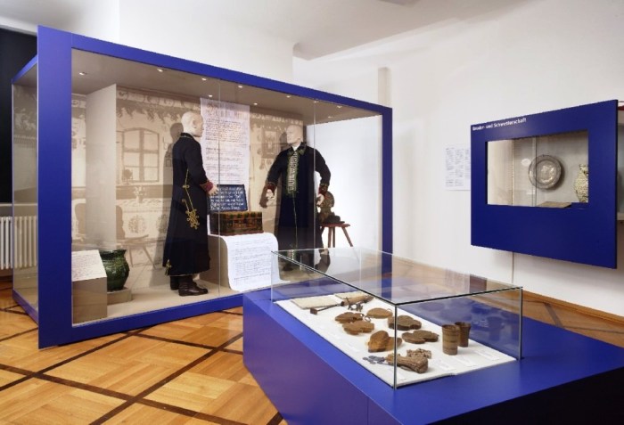 Încăperea dedicată ritualurilor comunității. / Blick in den Raum „Rituale der Gemeinschaft“ © Siebenbürgisches Museum Gundelsheim 