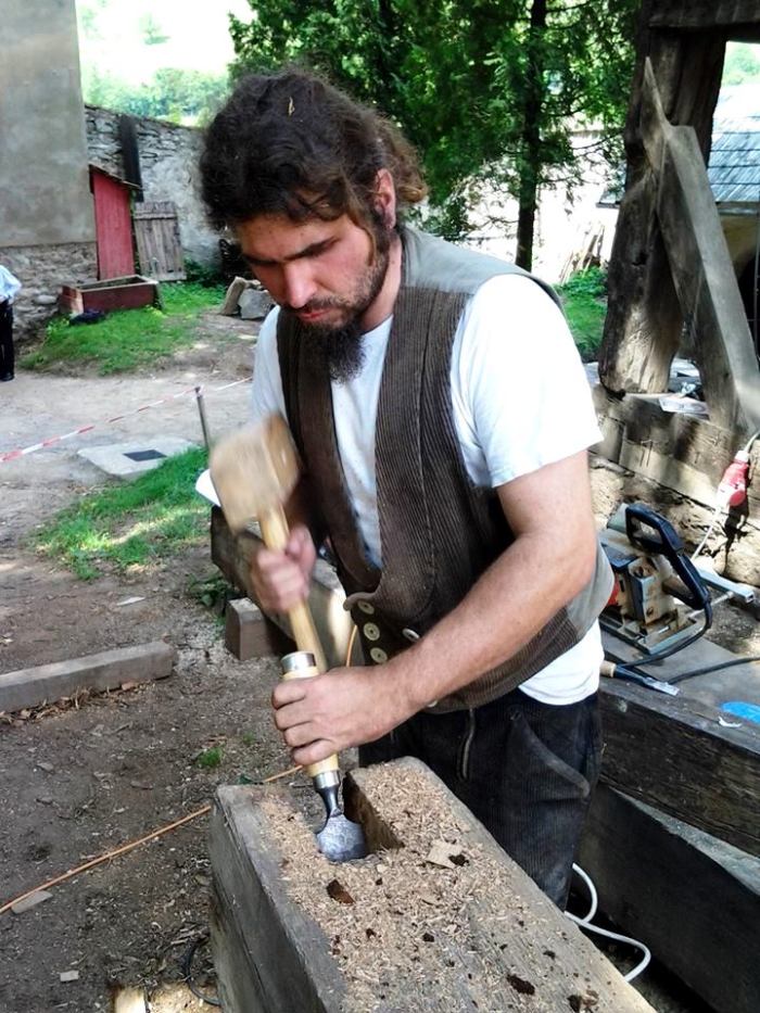 Christian Rummel lucrând la restaurarea bisericii fortificate din Biertan/Birthaelm